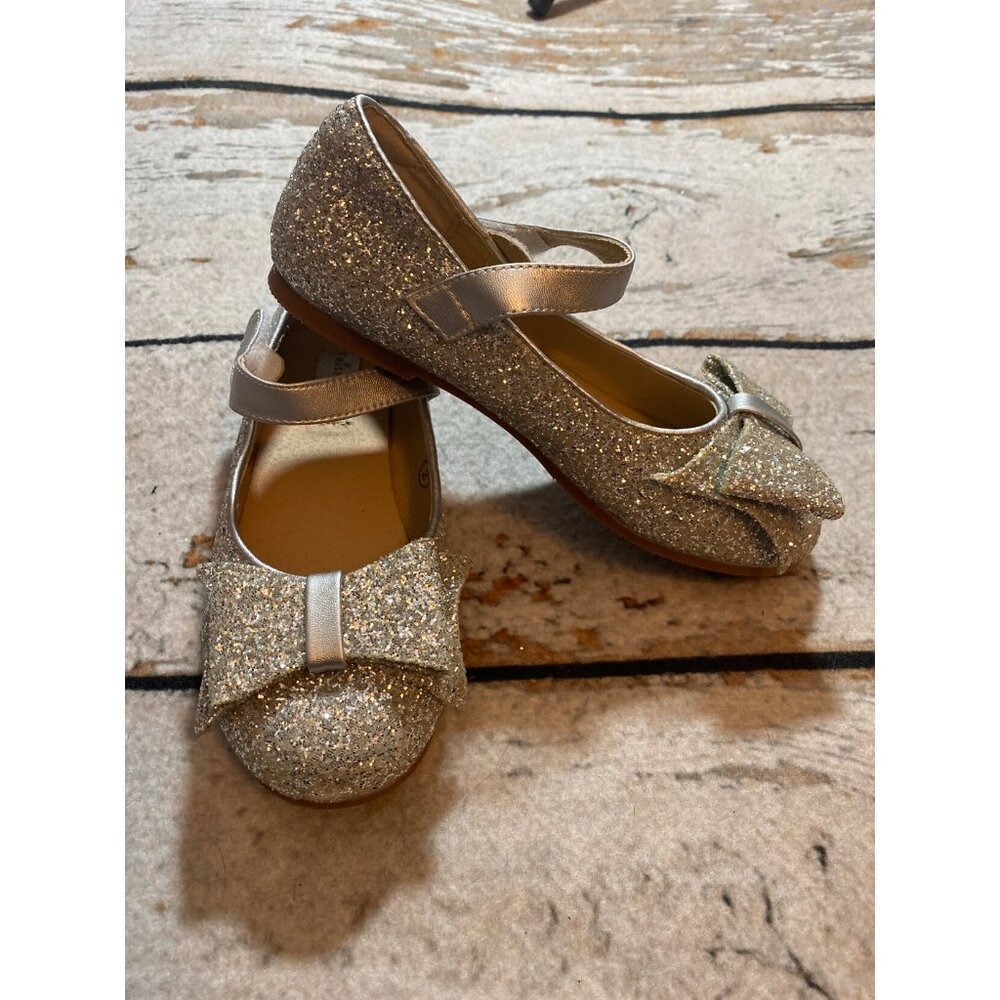 Trish Scully Child Silver Glitter Shoes NWOT